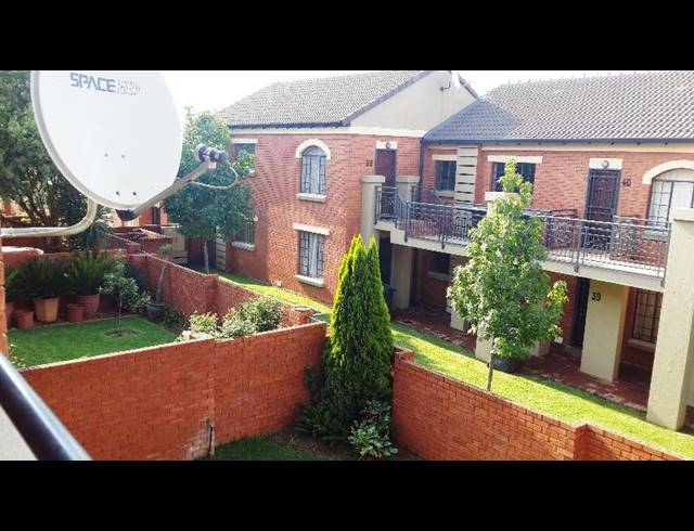 2 BEDROOM PROPERTY TO RENT IN MOOIKLOOF RIDGE ESTATE